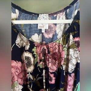 Women’s petite medium blouse